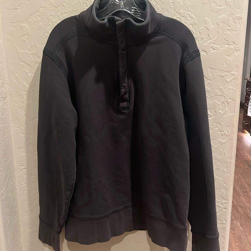 Tommy Bahama pull over. Large.